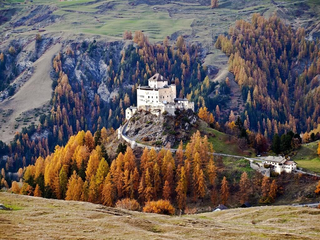 Castles in Switzerland: Tarasp Castle