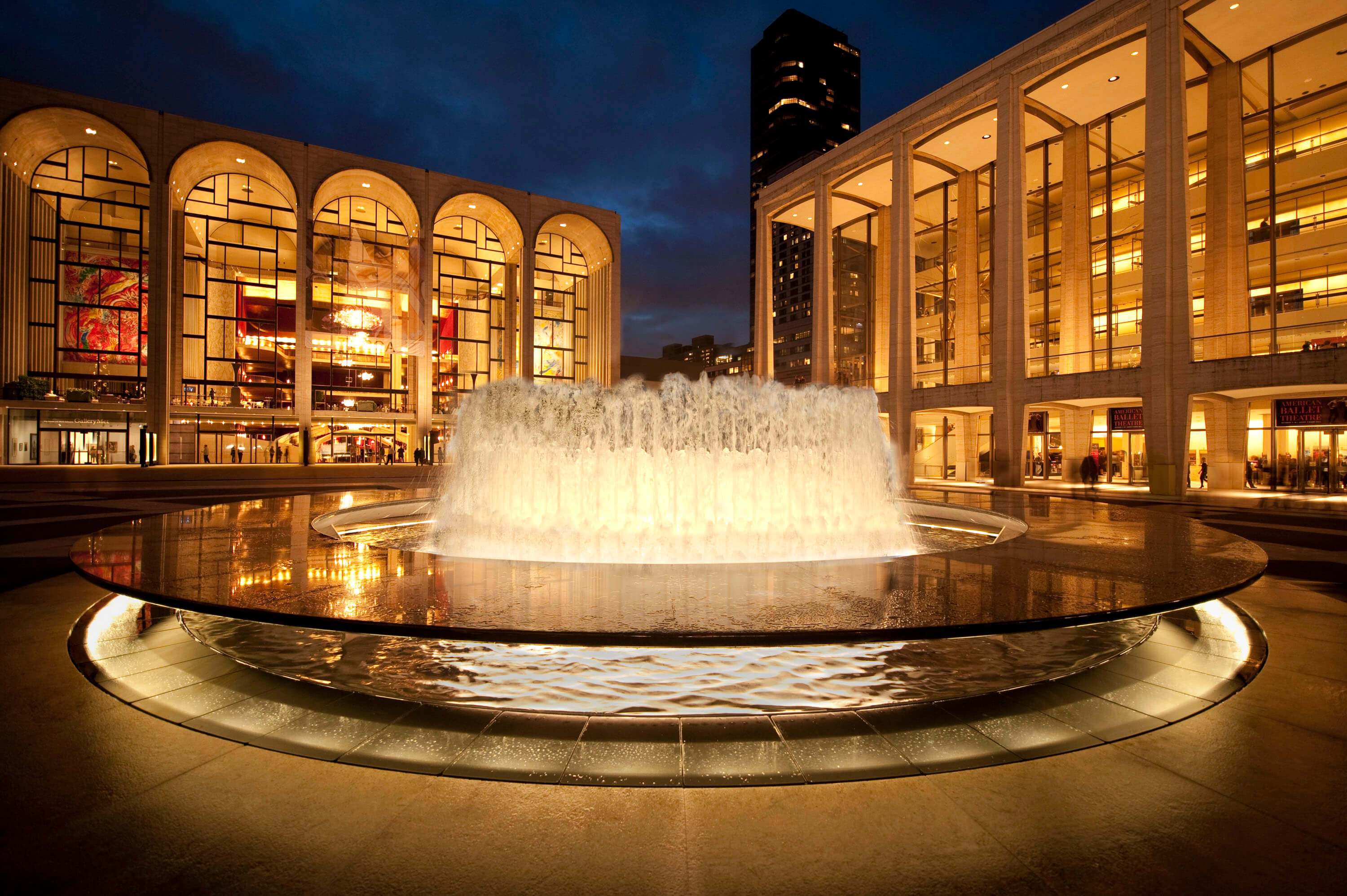 The Lincoln Center: romantic spots in New York