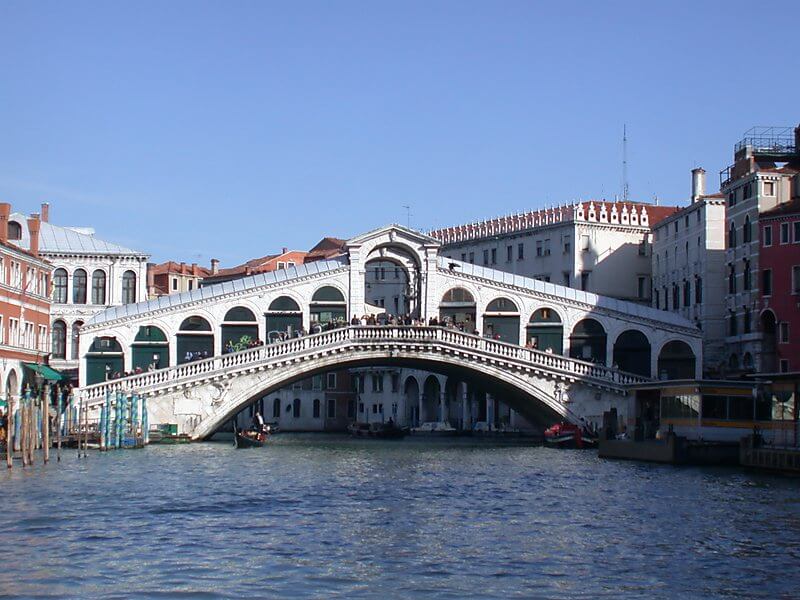 Ponte di Rialto: places to visit in Venice