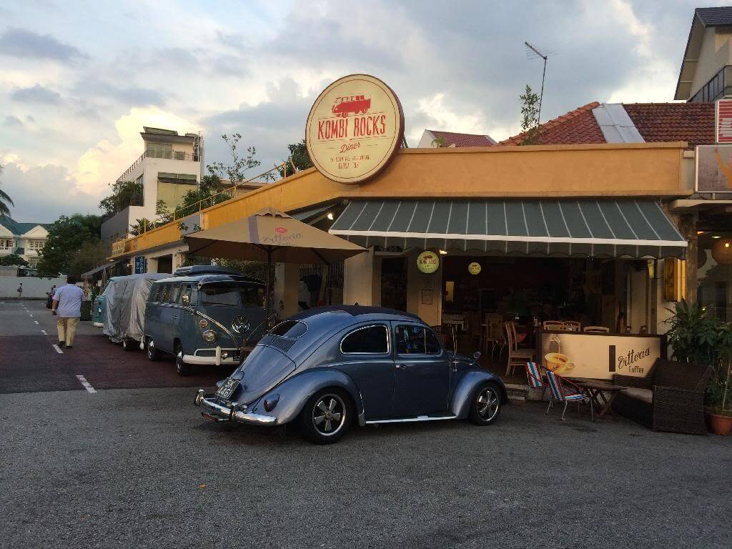 Things To Do In Singapore For Couples: Kombi Rocks