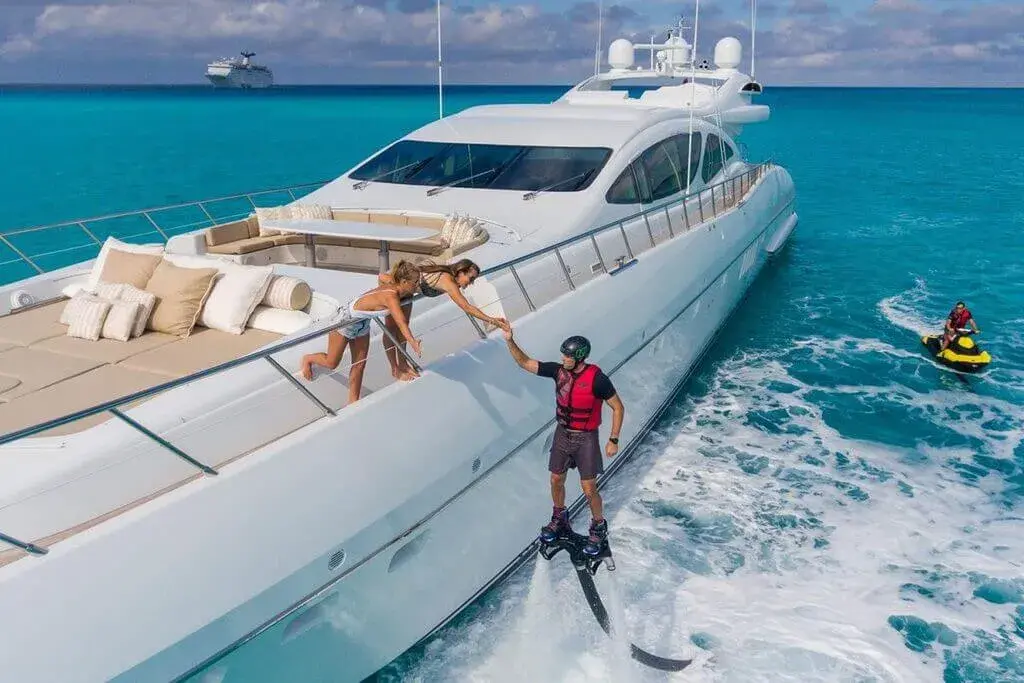 Luxury Yacht Rental Dubai 