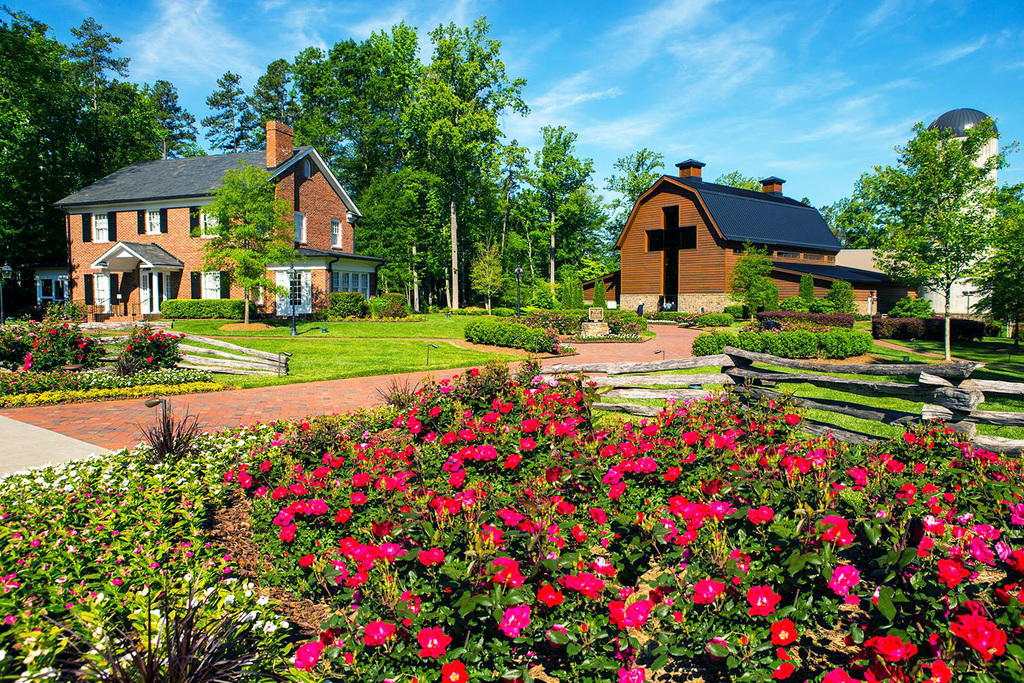 things to do in charlotte NC: The Billy Graham Library