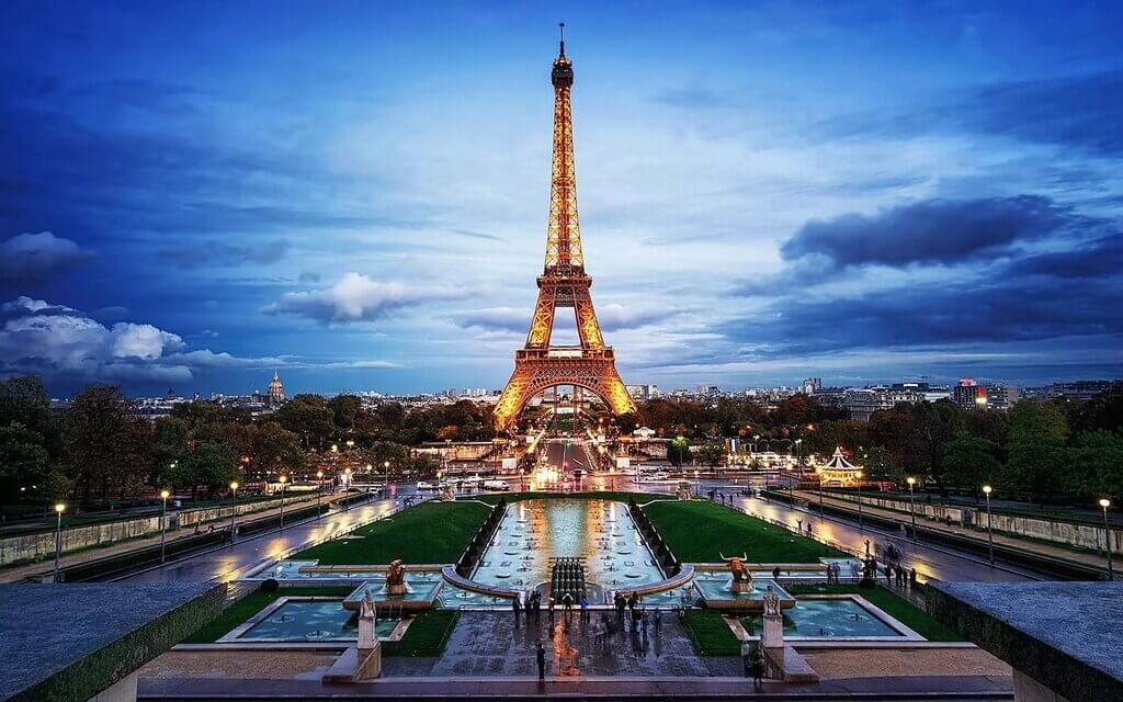 Paris, France: Best place to visit in april 2022
