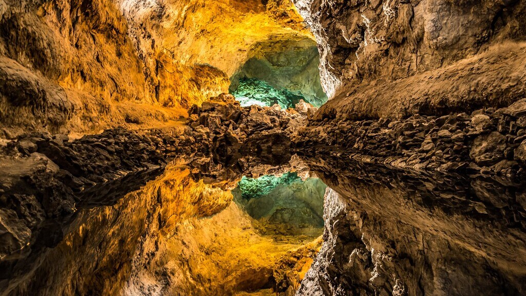 Cueva De Los Verdes: Canary Islands