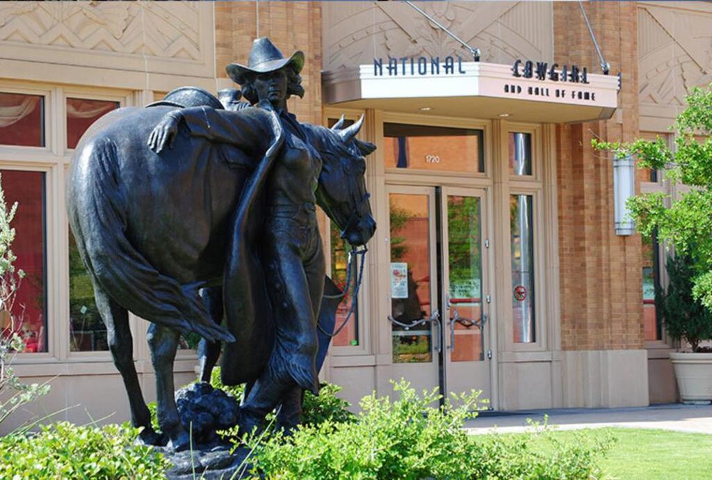 Things to do in Fort Worth Texas: National Cowgirl Museum
