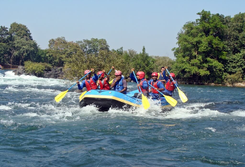 Rafting: Water Activities and Sports
