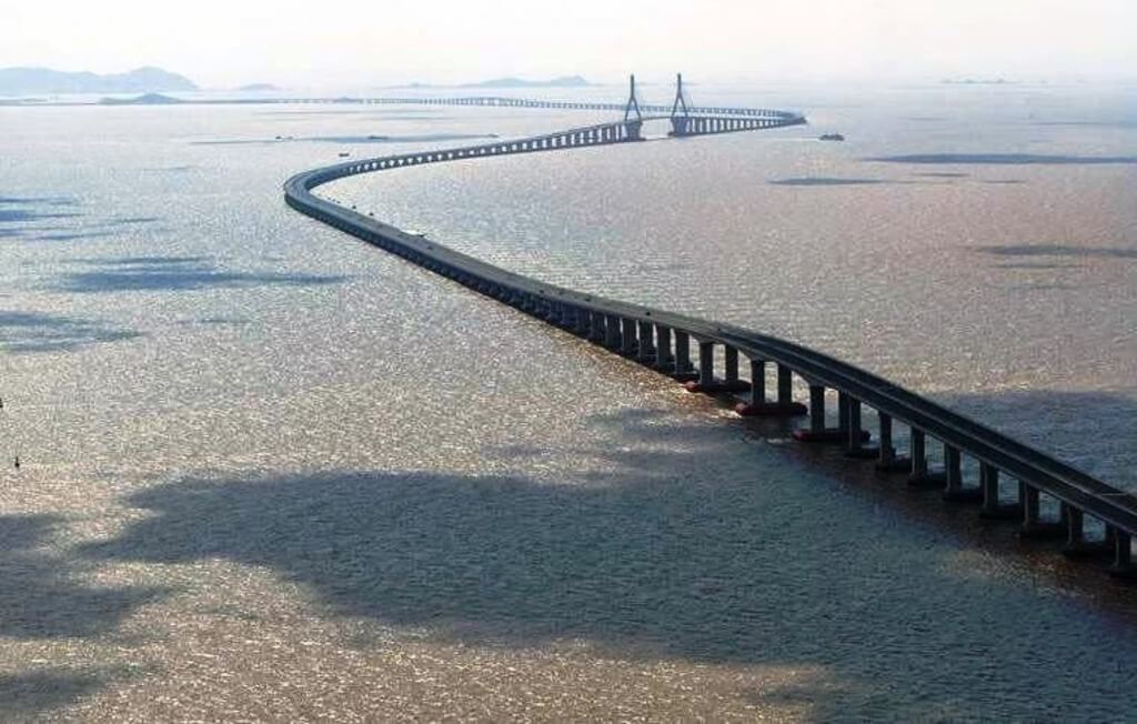 Changhua–Kaohsiung Bridge: largest bridge in the world