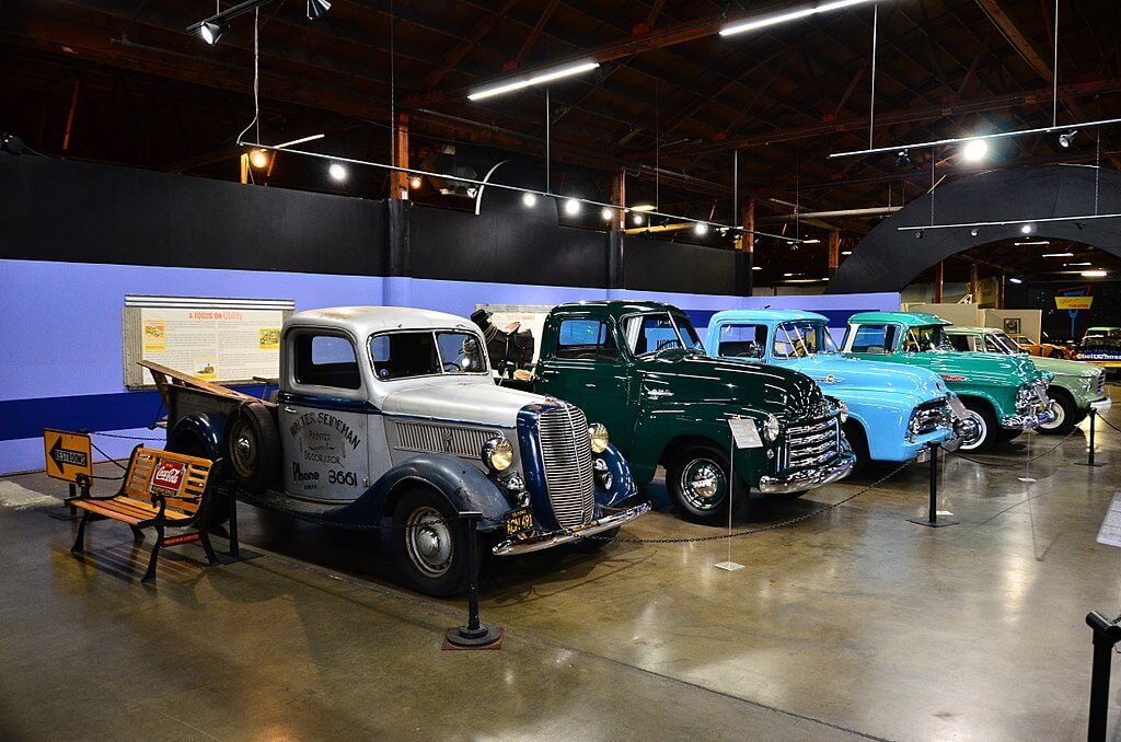 things to do in sacramento ca: California Automobile Museum