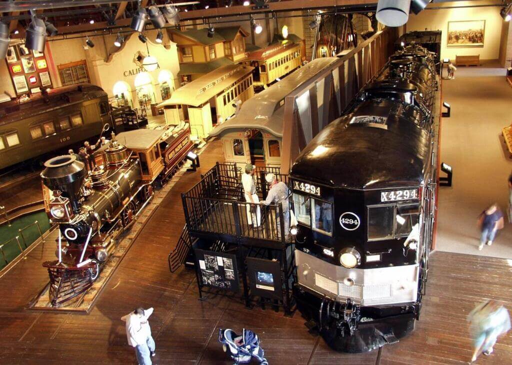things to do in Sacramento ca: California State Railroad Museum