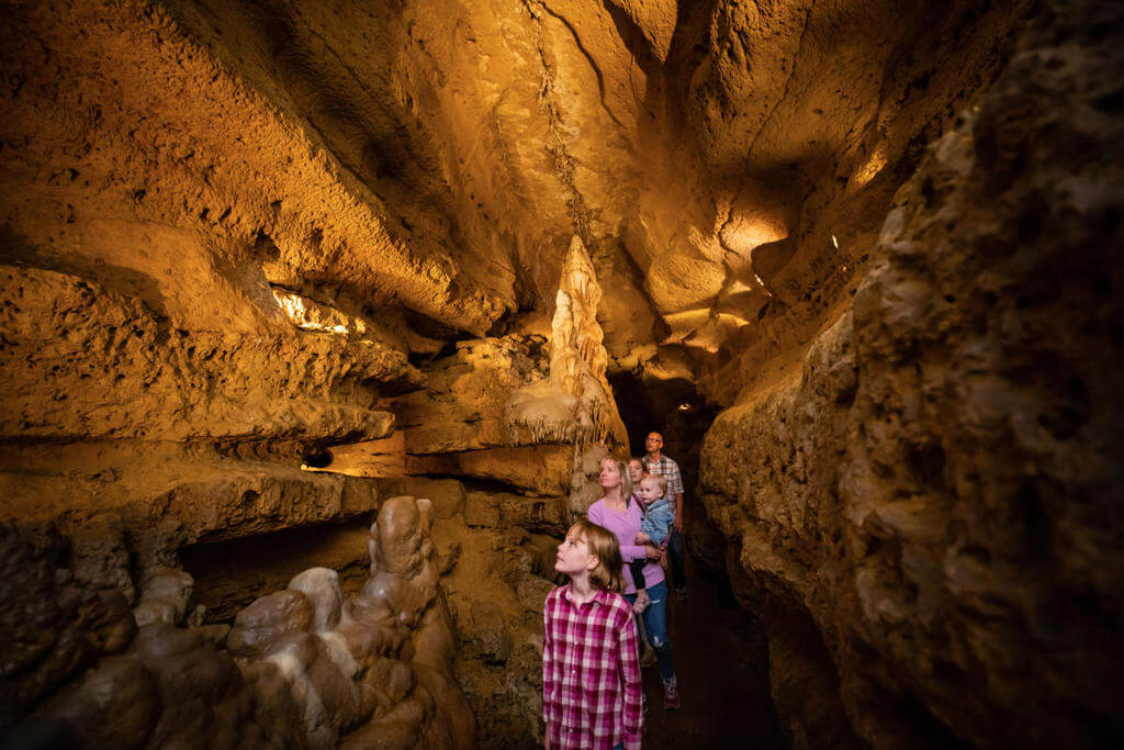 Cave of the Mounds: wisconsin tourist attractions