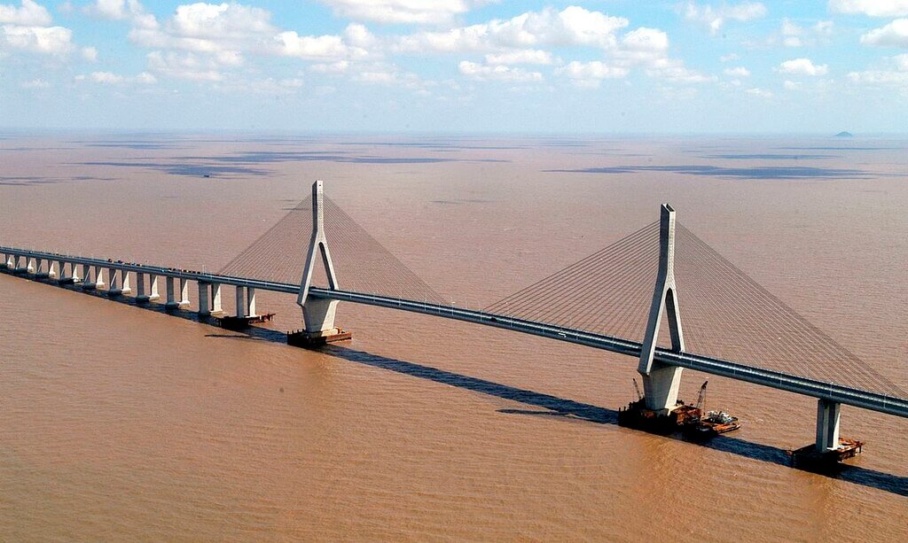 Donghai Bridge: world's longest bridge